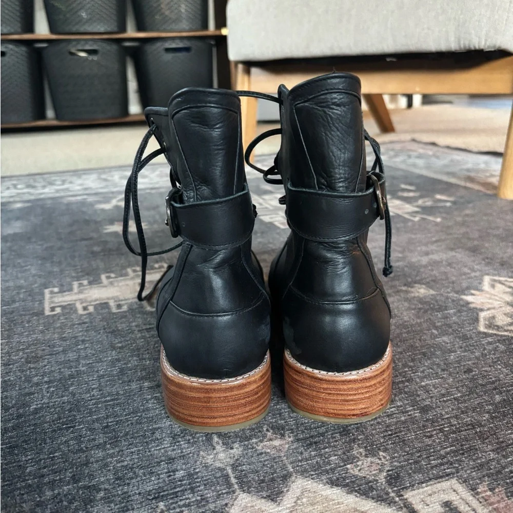 Like NEW High quality leather ELF Women's Black Leather Lace-Up Boots - Picture 5 of 12